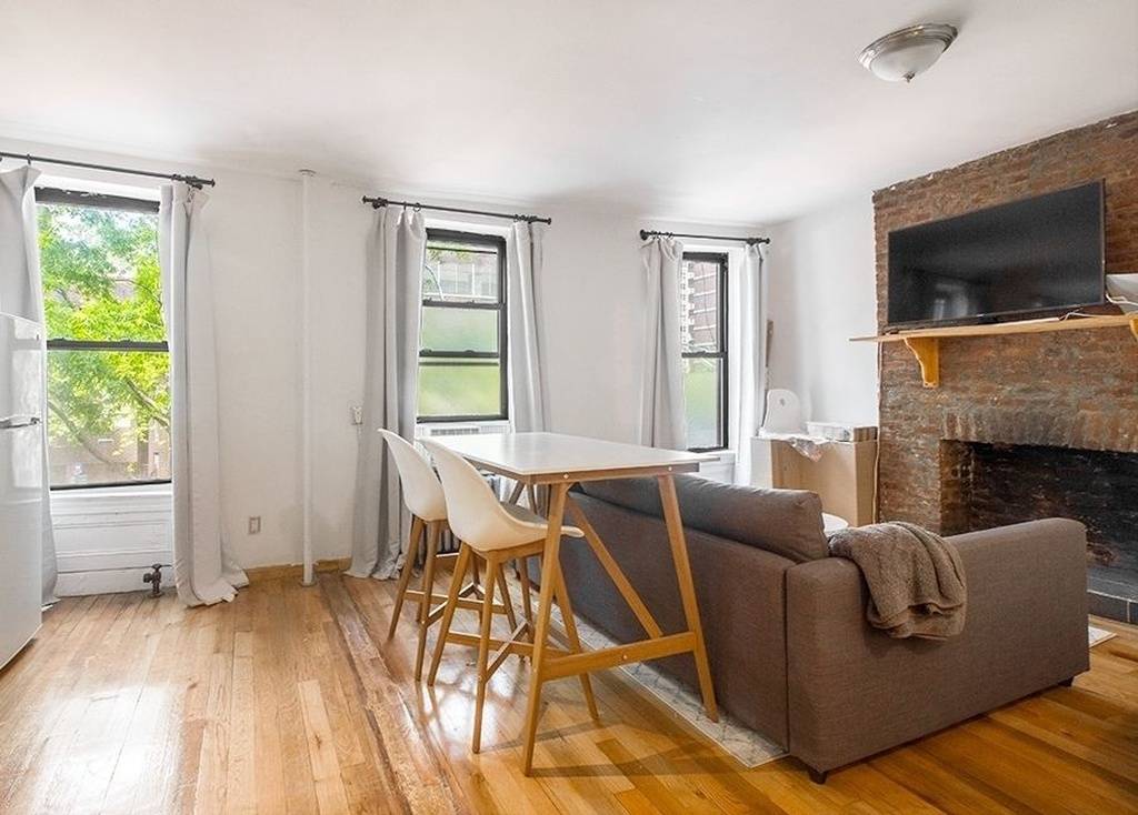 Overly Spacious Studio, Located in the heart of Gramercy, Moments away from all transportation, restaurants, and entertainment.