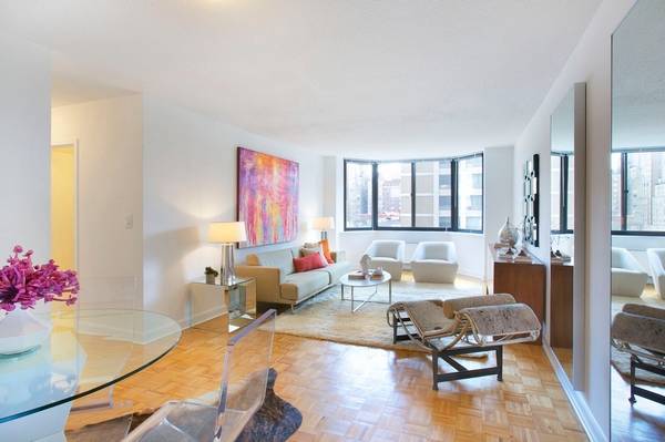 Two Bedroom Upper West Side Unit Near A Multitude of Restaurants With Stainless Steel Appliances