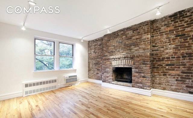 Brooklyn Heights is well known for its enchanting brownstones, tree lined blocks, and amazing views of the East River and Manhattan.