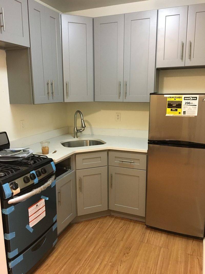 Huge Wing 2 Bedroom in the Heart of Midtown King Size Bedrooms and Renovated Kitchen The Apartment Large King Bedroom on Opposite Ends Renovated Corner Kitchen with room for a ...