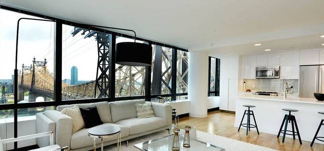 Luxury Upper East Side *NO FEE* Corner Studio Apartment with Walk in Closet
