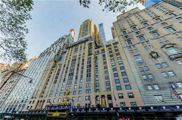 BACK ON MARKET Why rent a hotel room when you can have your own beautiful studio apartment with partial CENTRAL PARK views available in the 24th floor of the tower ...