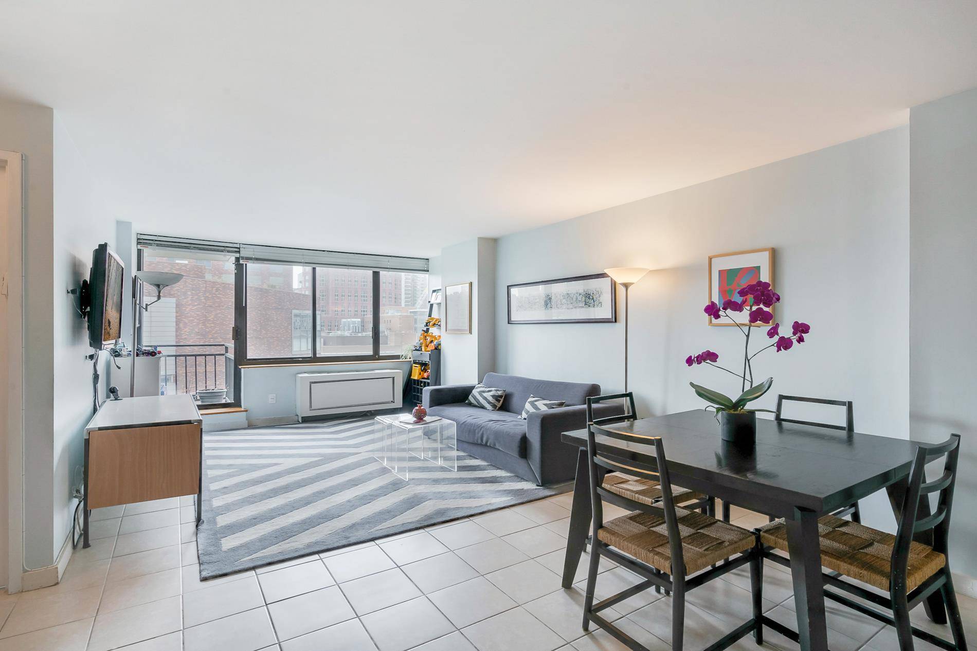 67 68 Sts Bway Lux DM Condo 2BR 2BA BALCONY BEST DEAL ON THE MARKET !