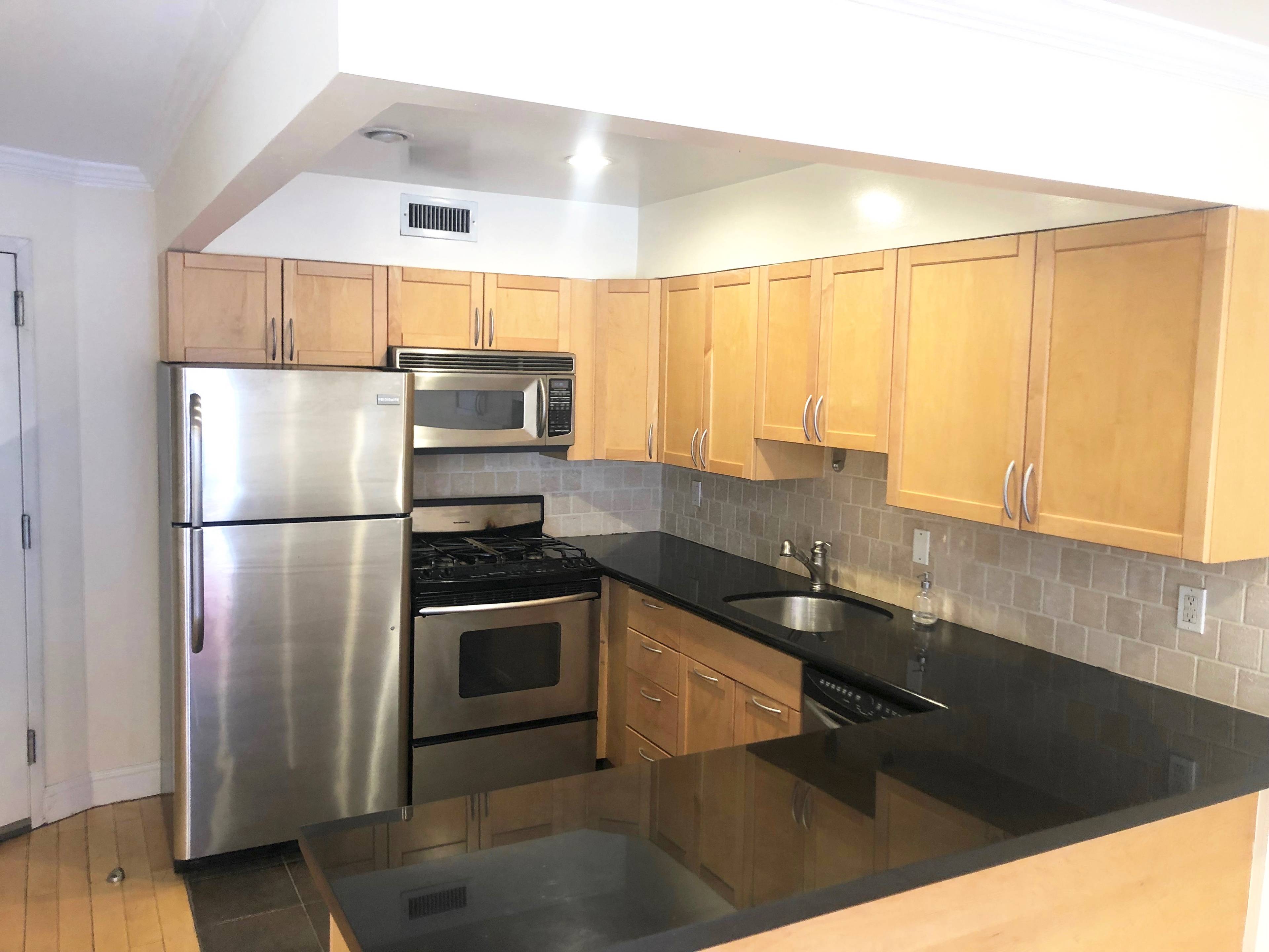 143 Mulberry St Immediate move in Highlights of the apartment Elevator Building 4th floor Back facing apartment Balcony Windows in every room This one bedroom apartment features condo style renovations ...