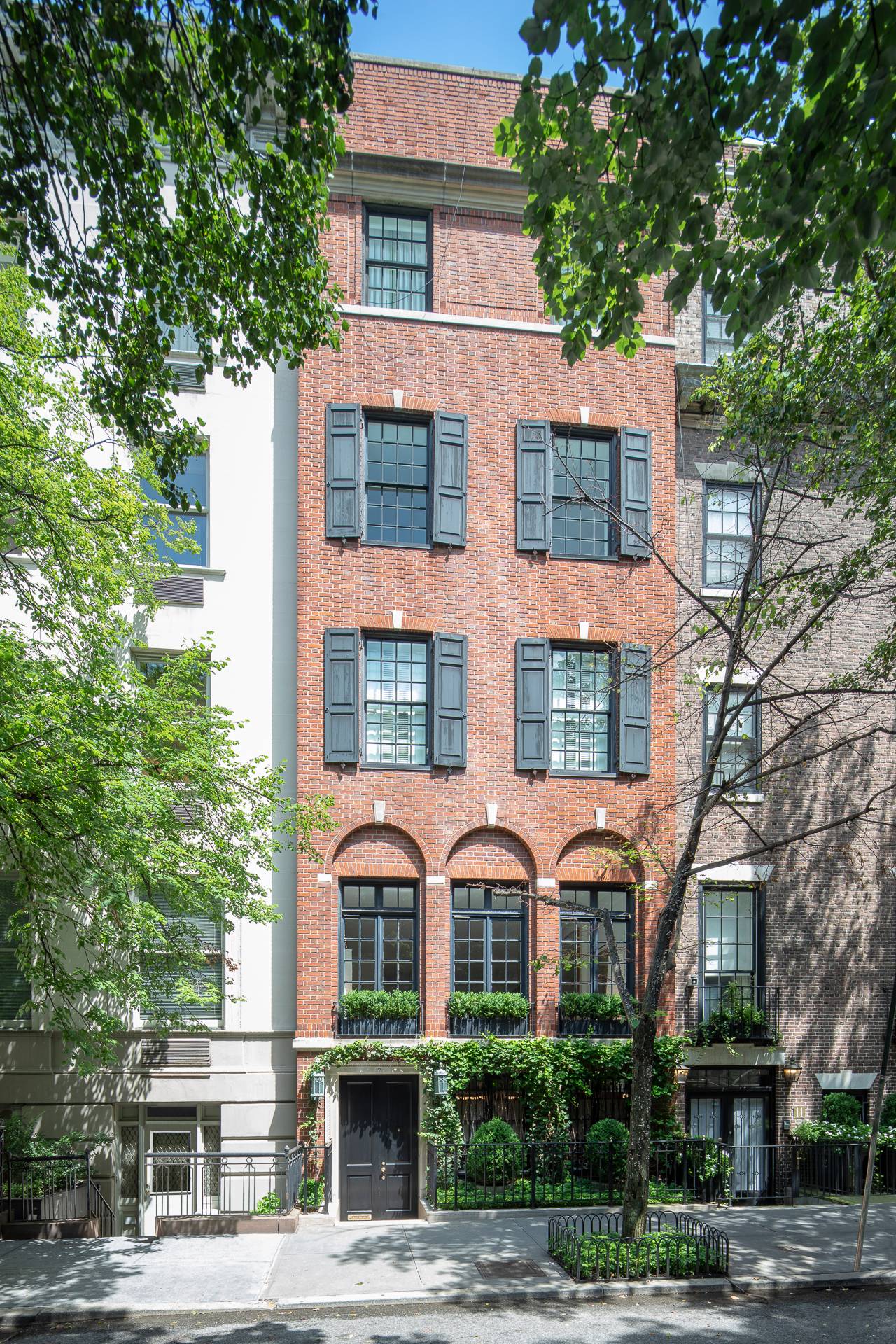 This handsome neo Federal brick and limestone trimmed townhouse was built in 1878 by the brother sister team of Richard Arnold and Henrietta Constable, the fifth largest landowners in Manhattan.