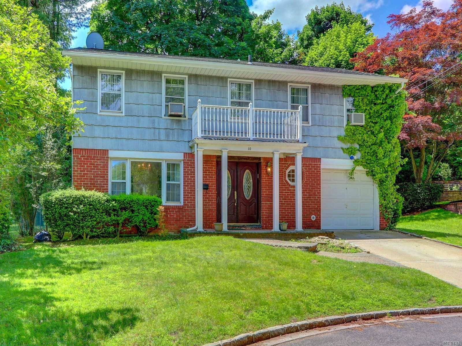 Beautiful, Bright Spacious Young Home Sitting Atop A Manicured, Quiet Family Friendly Block, Steps Away From Kings Point Park Playground, Impressive Double Door Entry Foyer, High Ceil Living Rm, Formal ...