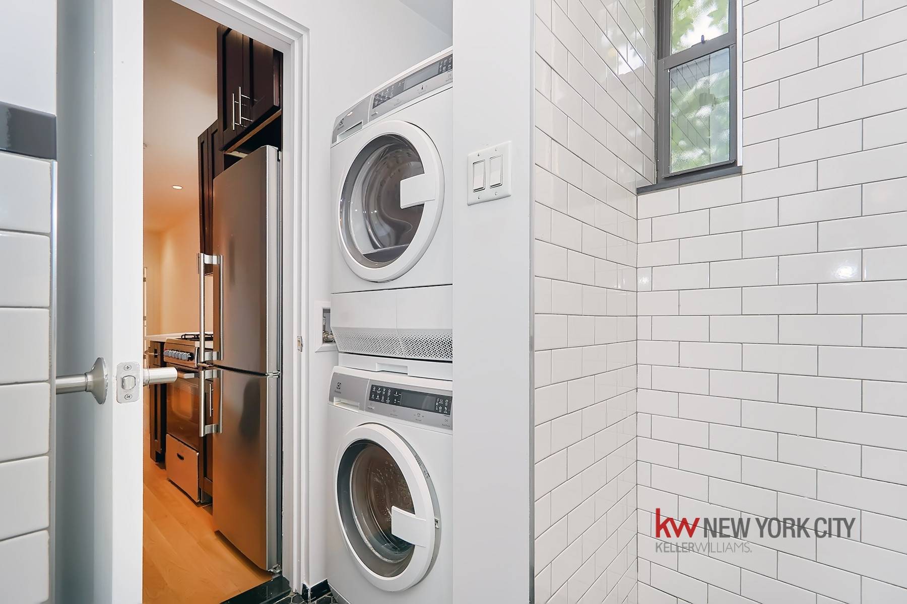 This is the LOWEST PRICED 1 bedroom option available for rent in the ENTIRE Boerum Hill area.