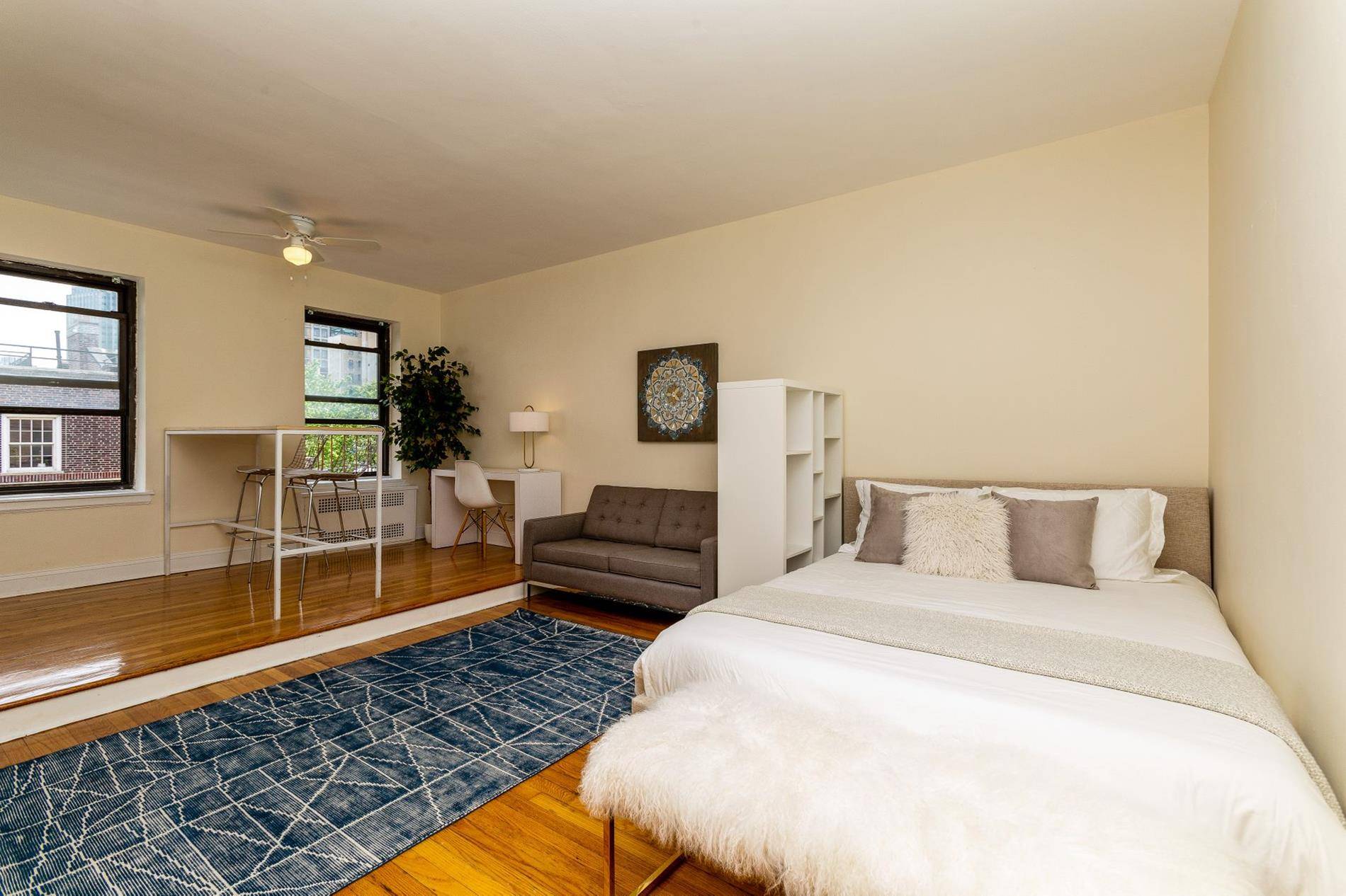 Convenience, Elegance and ValueThis turn key, newly renovated studio is located in the MOST convenient building in historic Brooklyn Heights.