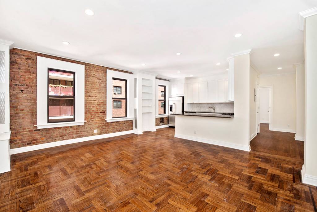 Located in a luxury pre war condo on Riverside Drive, this recently renovated one bedroom one bath home has it all !