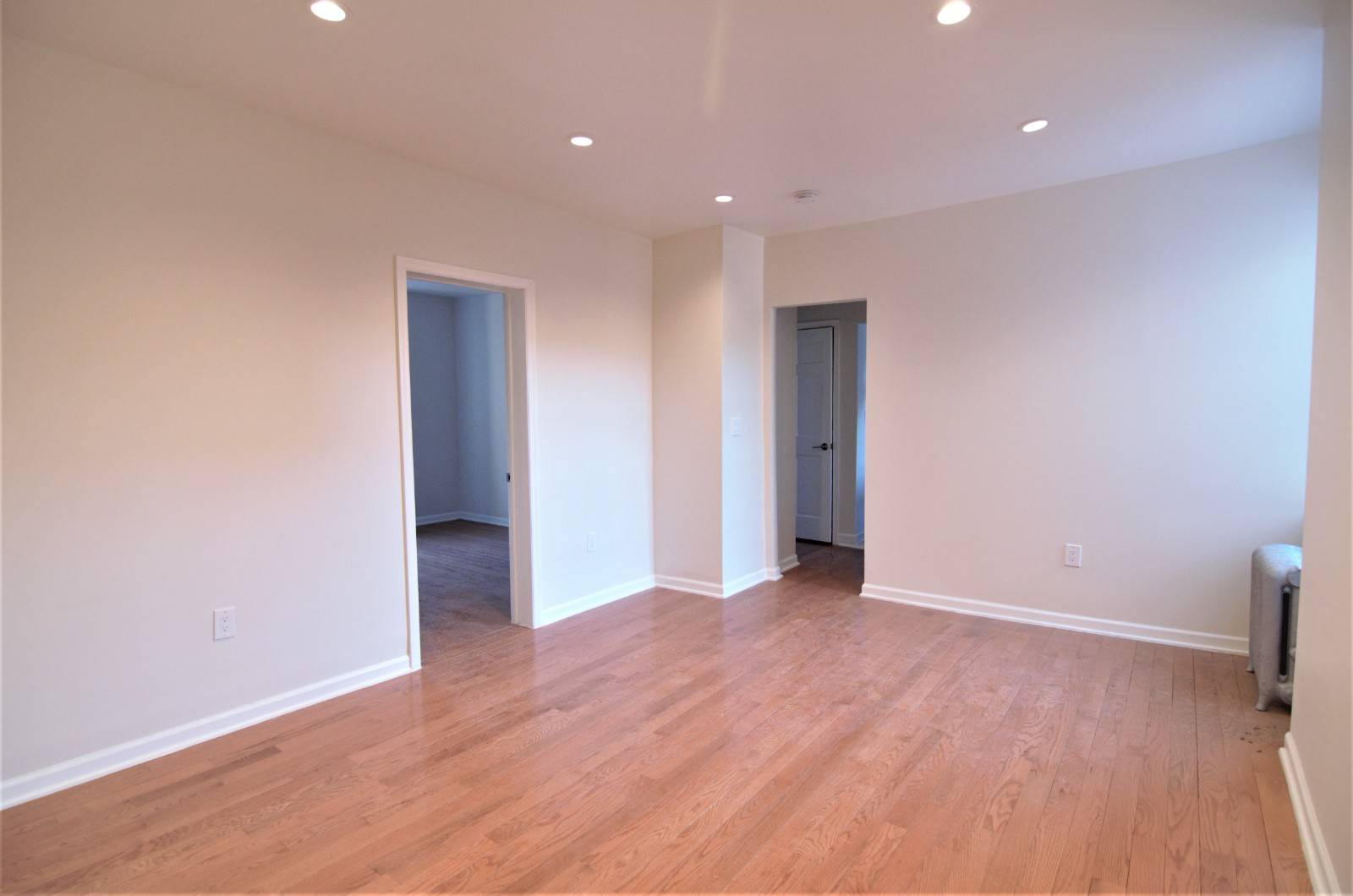 APARTMENT FEATURES Stainless Steel Appliances Granite Counters Dishwasher Microwave Hardwood Floors Renovated BathroomThis excellent Sunnyside location gives you easy access to the 7 line and is a quick ride to ...