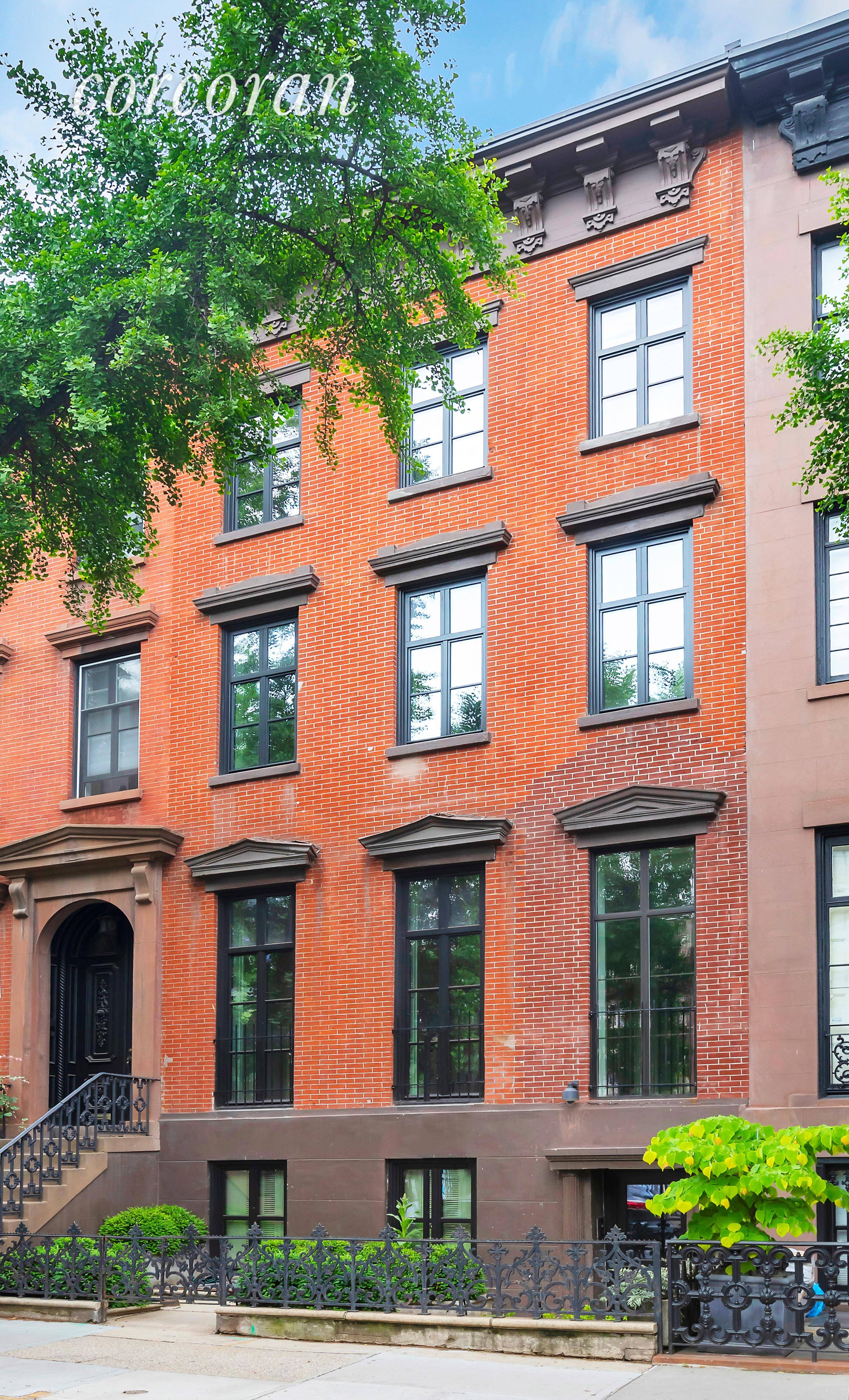 OWNER MUST SELL ! 14 St. LukeA s Place, Greenwich Village, New York City.