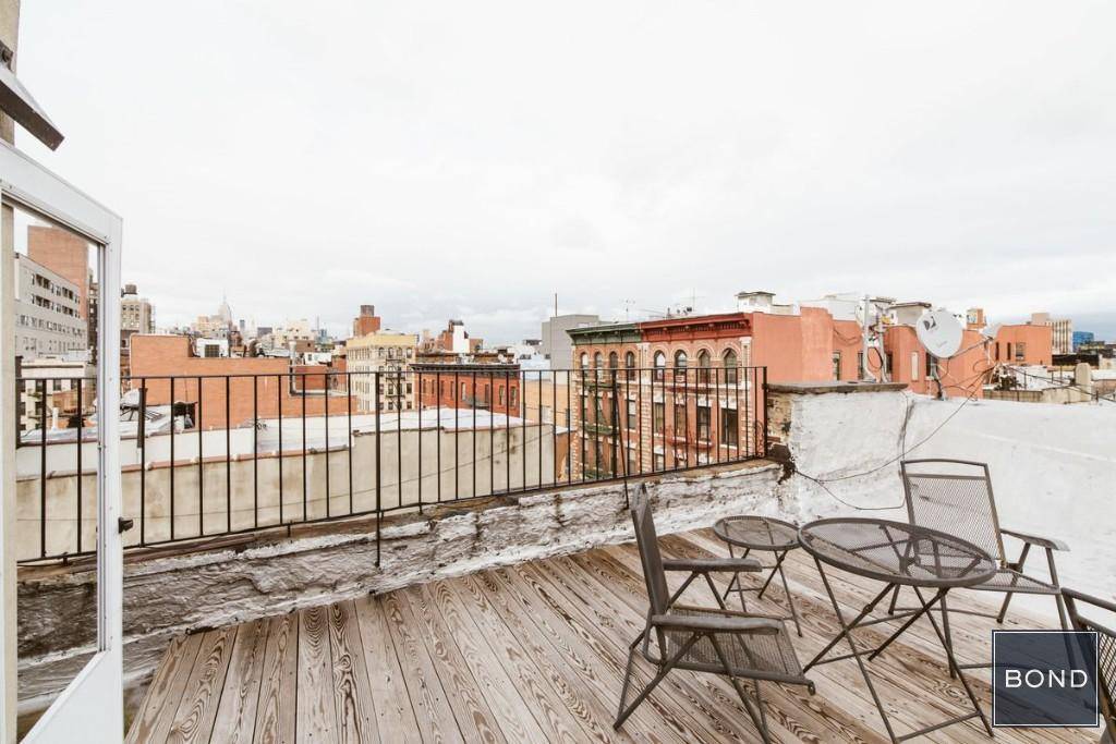 Renovated 2 bedroom duplex, granite kitchen, stainless steel appliances, dishwasher, microwave, granite bathroom, 2 closets, exposed brick, high ceilings, hardwood floors, private roof deck, laundry room in building, on site ...