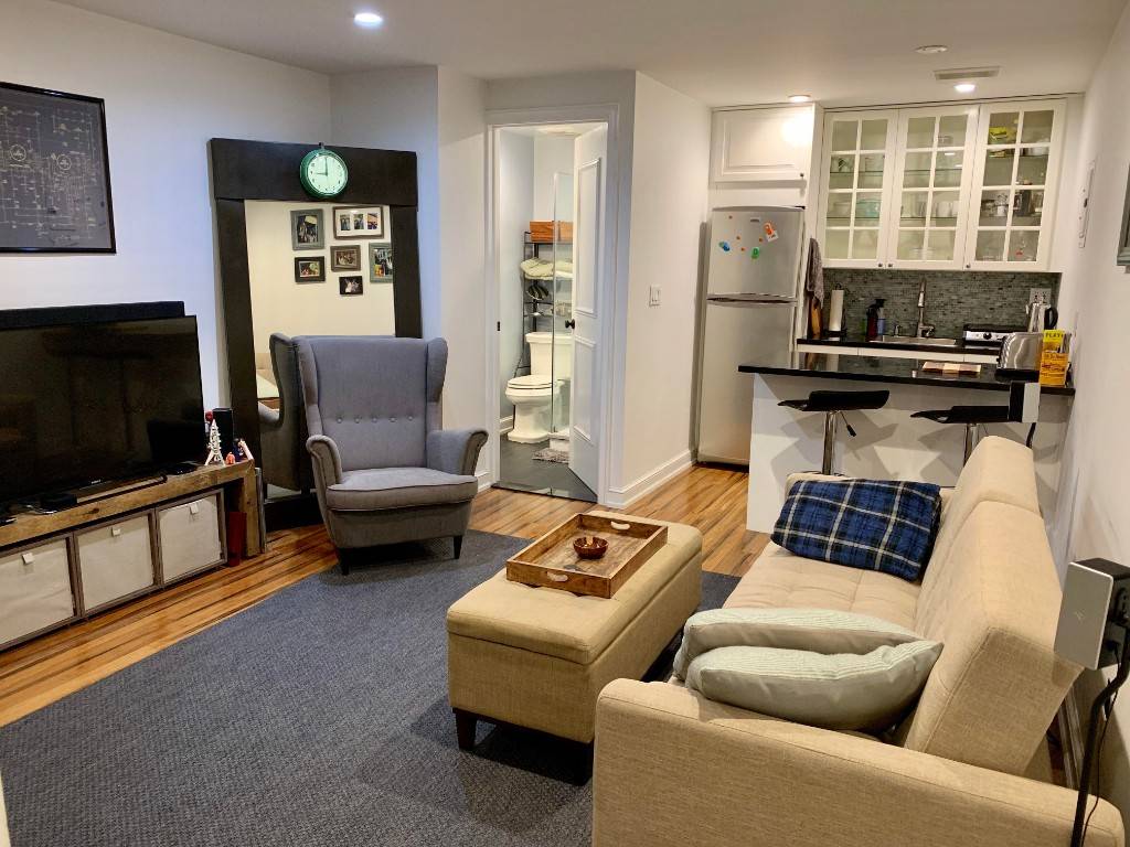 VIDEO TOUR AVAILABLE CONTACTLESS, SELF GUIDED TOUR AVAILABLE Recently Renovated Jr 1 Bdr Brownstone please read note at bottom APARTMENT FEATURES Available ASAPJunior 1 BedroomRecently Renovated South amp ; Street ...
