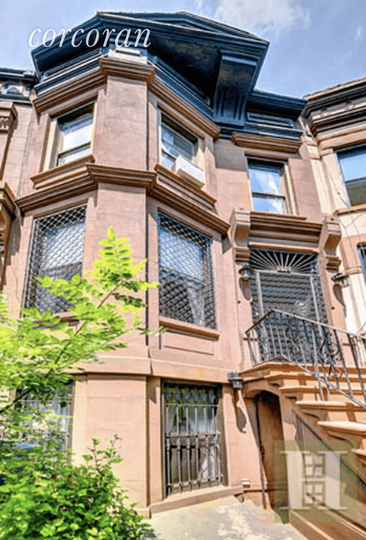 379 2ND STREET Prime Park Slope Fully renovated from top to bottom, enjoy this 3 4 bedroom full townhouse complete with finished basement rec room and large garden.