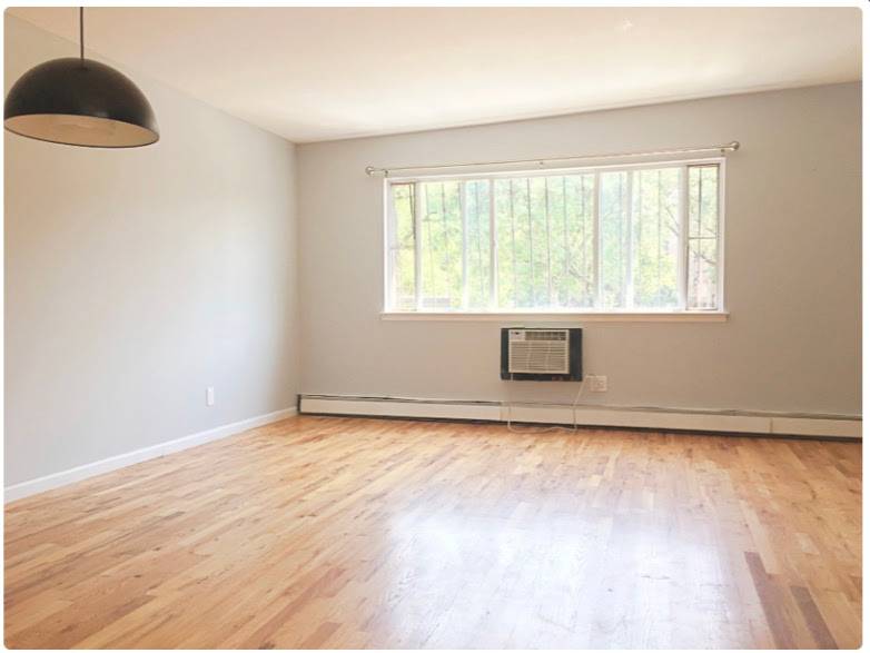 Gorgeous Sundrenched 3 Bedroom in Bedstuy