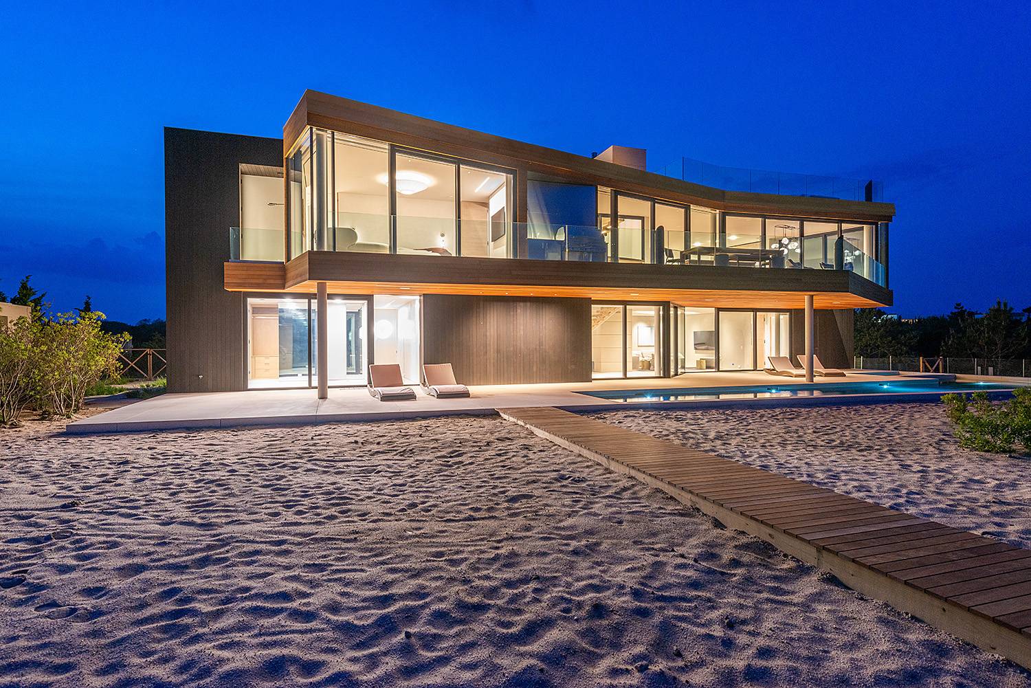 Quintessential Amagansett Modern Oceanfront Residence