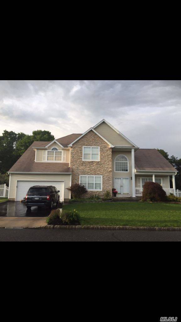 Beautiful 3, 200 sq ft Colonial in Summerfields Gated community, 24 hr.