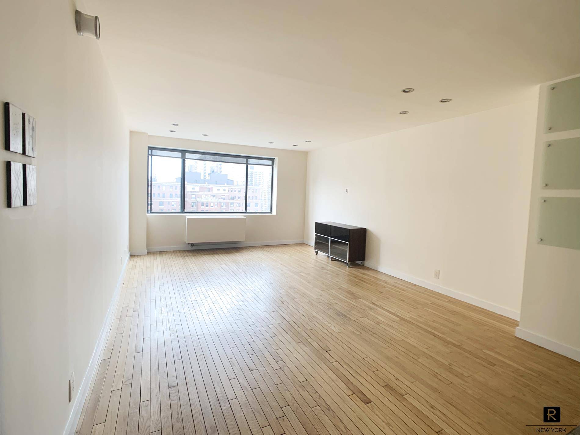 Sun Drenched Expansive High Floor 1 Bedroom with a bonus room and study area right in the heart of Upper West Side.