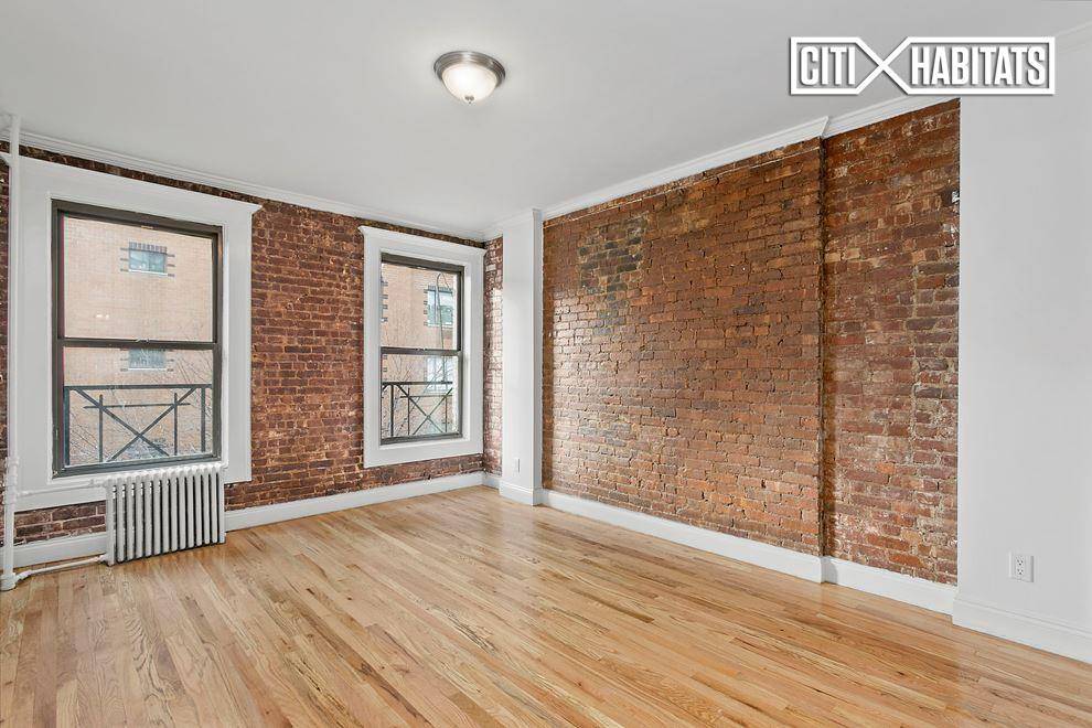 APPROVED APPLICATION LEASES OUT266 ELIZABETH ST NoLita SoHo Great location just off of Prince St, this recently renovated prewar apartment features a chef's kitchen with white shaker cabinets with concrete ...