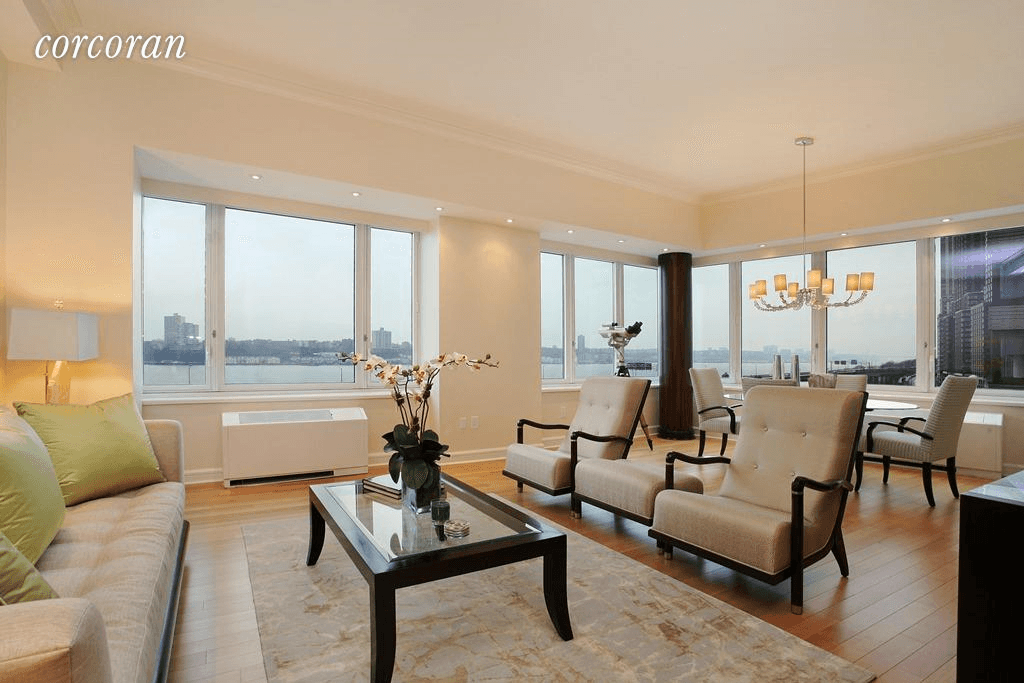 LEASE SIGNED ! This stunning apartment features 50 feet of river frontage, the highest ceilings in the building at 11 ft, grand corner living dining with dual exposures and many ...