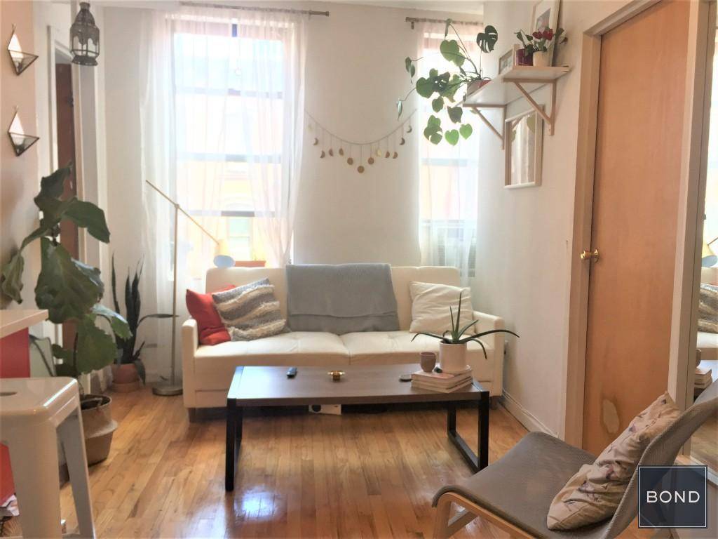 Fantastic true two bedroom in the heart of Little Italy !