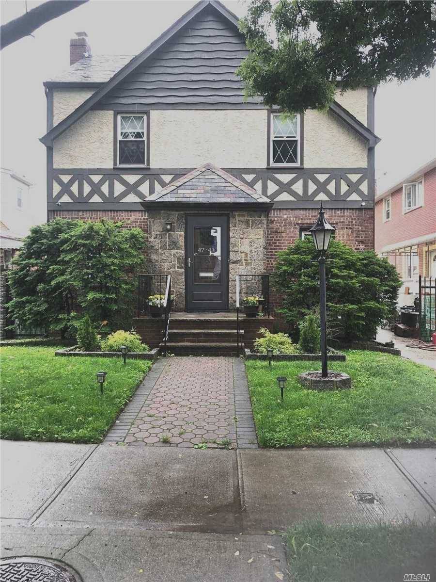 GREAT LOCATION. 40x100 LOT CAN EXPAND Tree Lined Street 3 bedroom 2 bathroom Nicely Sized Rooms, King Size Master Bedroom with His and Her Closets.