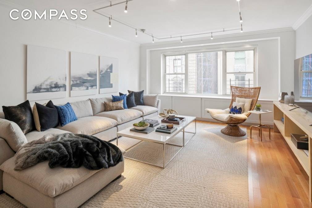 Make your home in this exquisite three bedroom, three bathroom cooperative, where the grandeur of Fifth Avenue is highlighted by modern condo like amenities.