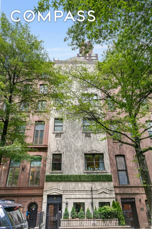 Great investment opportunity in the prime area of Murray Hill, six units multi family townhouse with elevator just minutes away from Midtown.