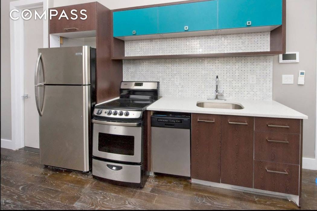 Welcome home to this gorgeous 3BR 1bath, located in prime Bushwick.