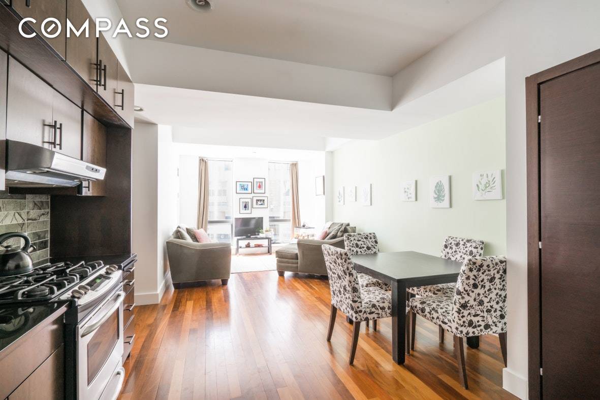 This spacious and bright one bedroom one bath offers an open layout, that allows you multiple configurations that accentuate the high ceilings and light.
