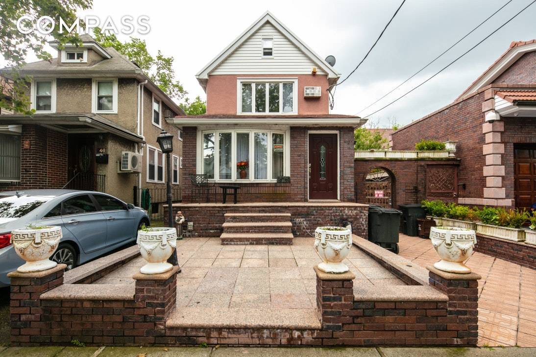 FULLY DETACHED COLONIAL STYLE, BRICK ONE FAMILY IN BAY RIDGE.