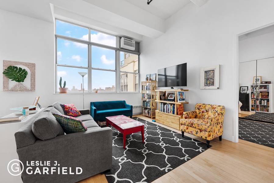 Featuring Manhattan and Brooklyn UNOBSTRUCTED skyline views, this 1 bed office 2 bath condo loft provides the flexibility you are looking for.