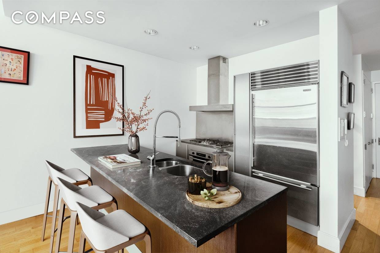 Make your home in an iconic entertainment landmark in this gorgeous one bedroom plus study, two bathroom condominium in exciting Hell's Kitchen.