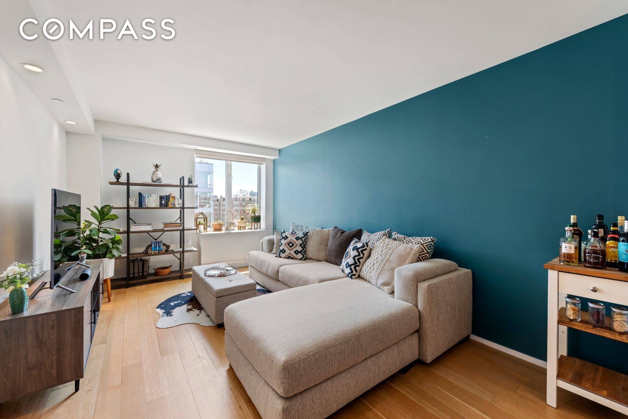 Offering the perfect opportunity for investors, this stunning one bedroom, one bathroom condominium features premium finishes and excellent amenities in the ideal Central Harlem location.