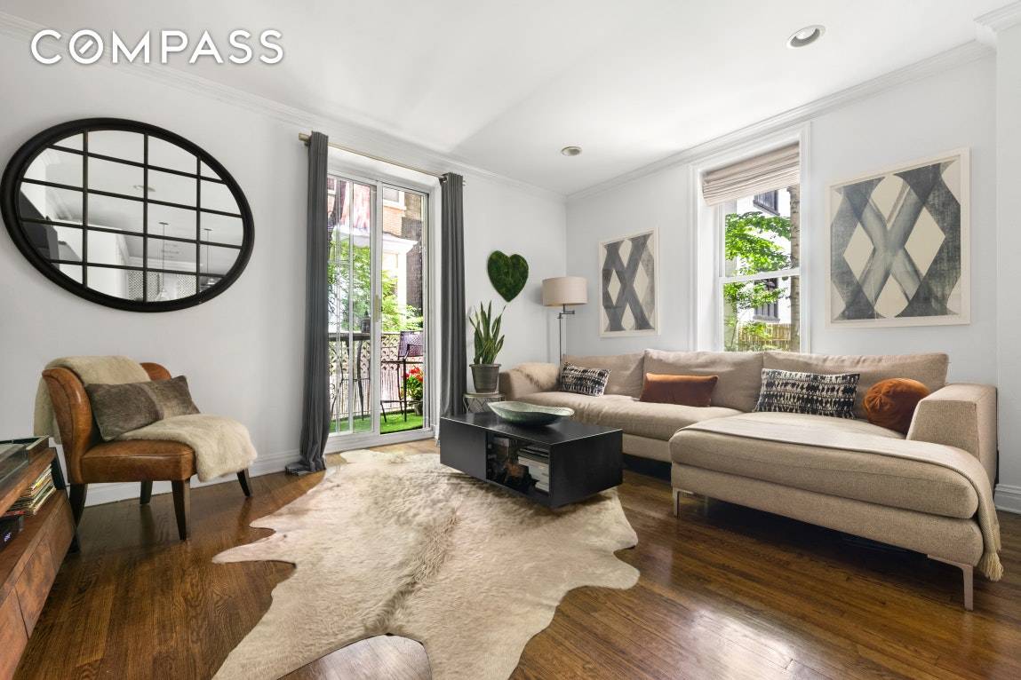 Rare to market and hard to find, one bedroom one bathroom in the heart of Manhattan s prestigious Gramercy Park neighborhood.