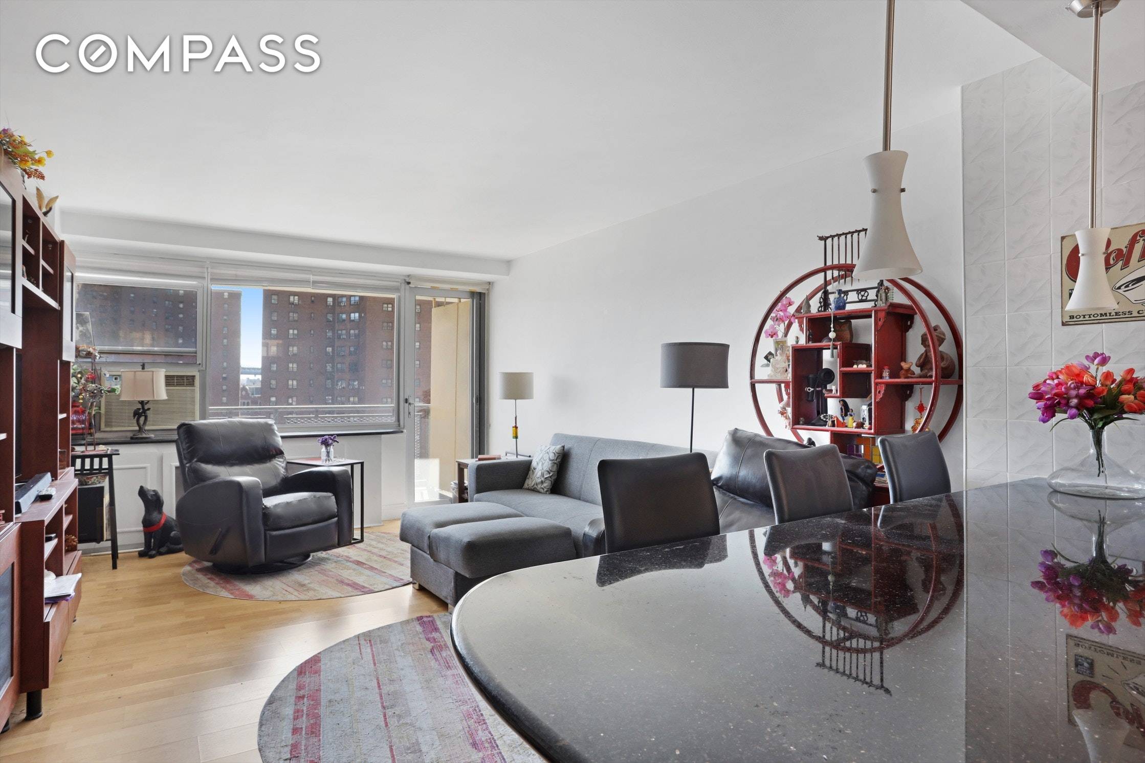 Bring your sunglasses to this large one bedroom with a balcony overlooking views of the Brooklyn Bridge.