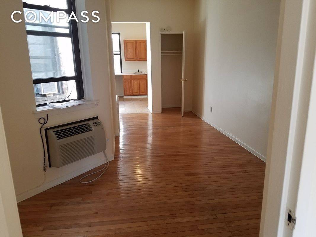 Bright and spacious one bedroom located in the heart of the Upper East Side.