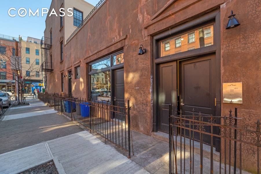 The Residence This immaculate two bedroom two bathroom corner residence features high ceilings, private rooftop deck 400 sq ft, additional storage, colonial style windows with views of beautiful Brooklyn Heights, ...