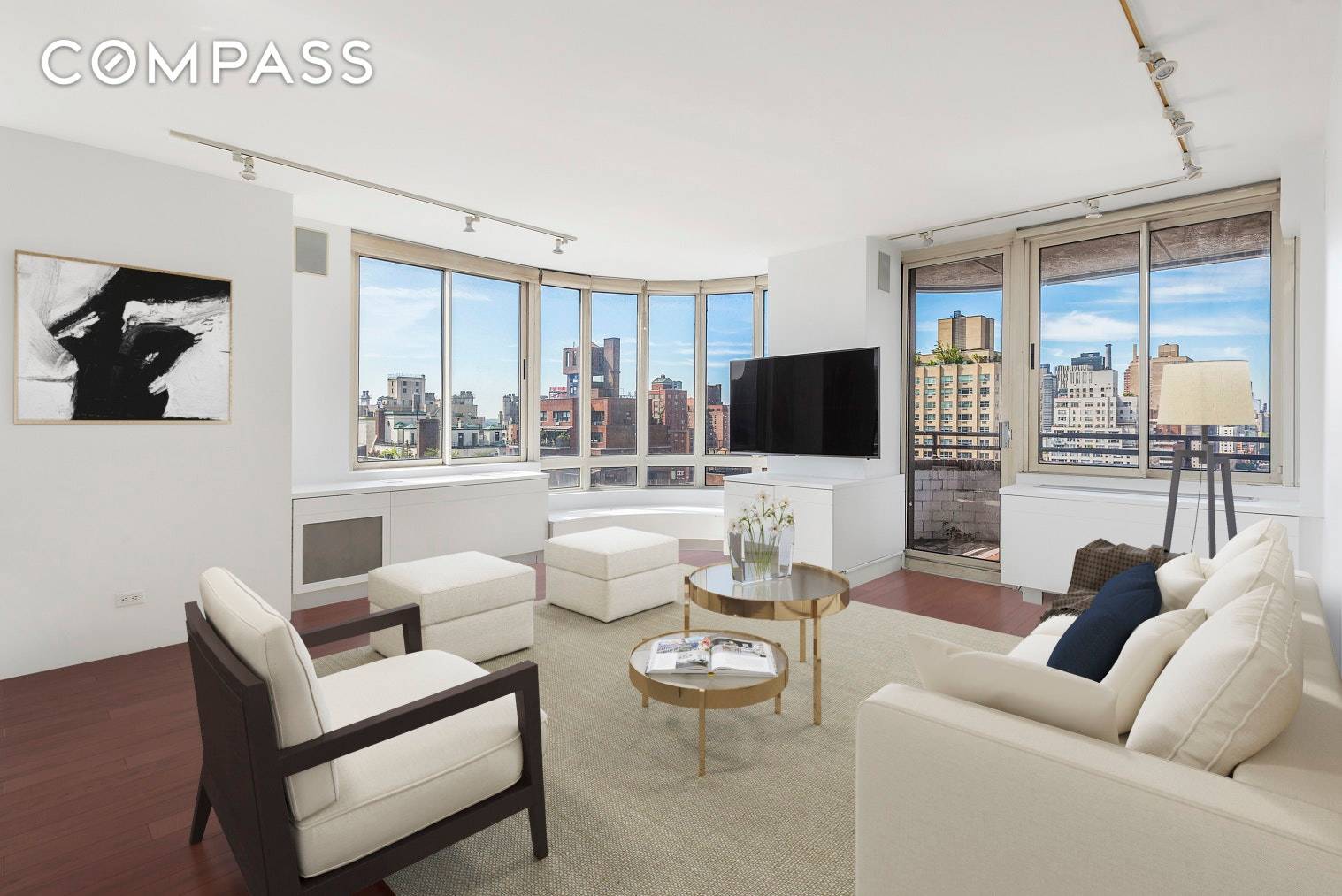 City and river views make this high floor, triple exposure apartment the perfect home !