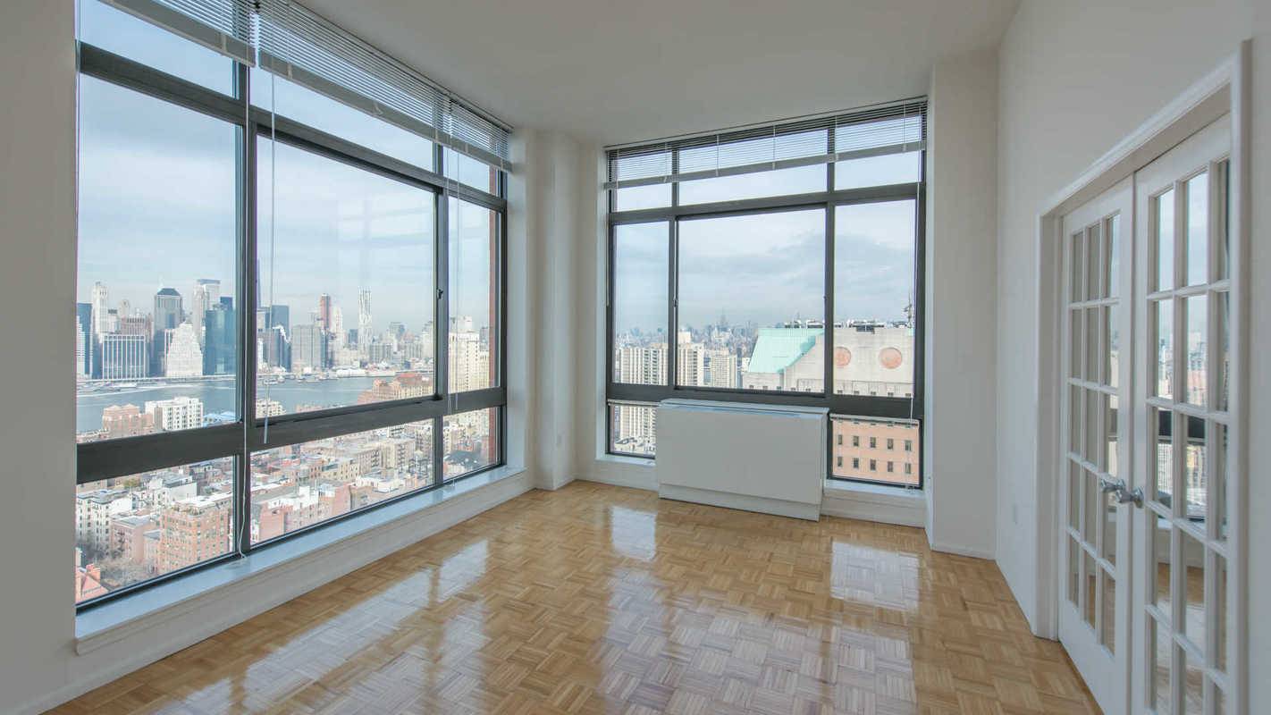 High End Spacious  2 Beds 2 Bath in Historic Brooklyn Heights