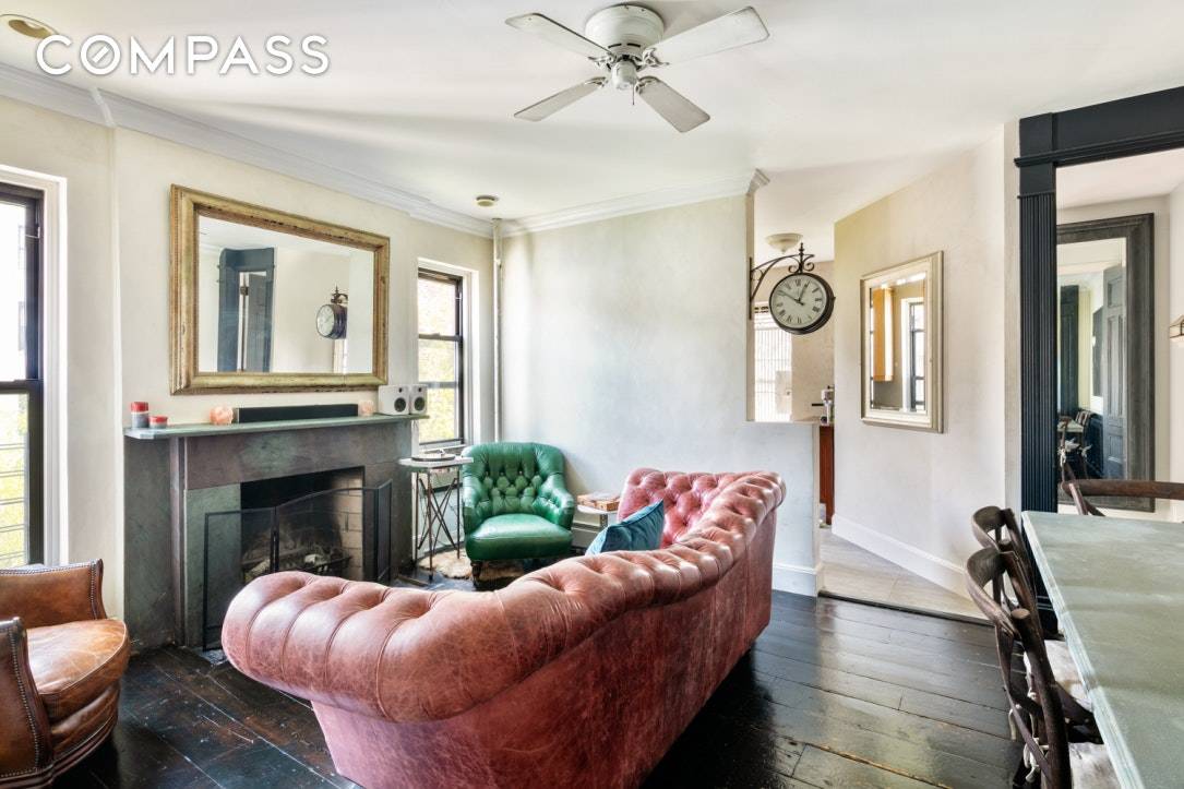 Available Furnished or Unfurnished Small, hypoallergenic dogs allowed on a case by case basis Located on one of Chelsea s most picturesque tree lined streets, 314 West 19th Street 4B ...