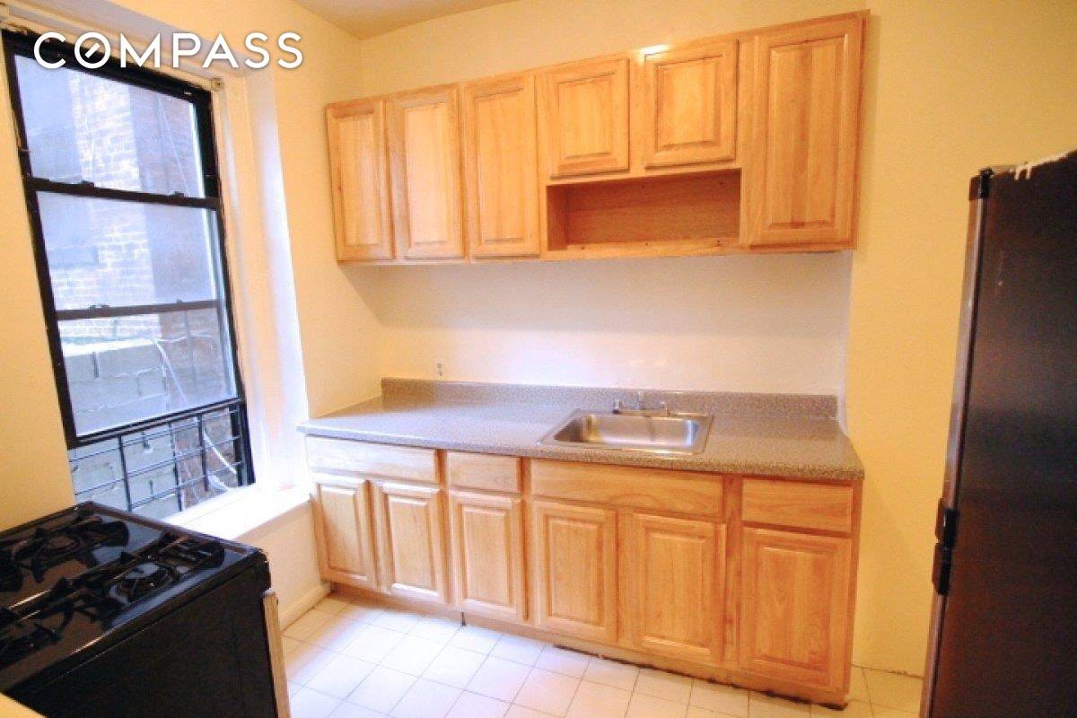 Located in highly sought after neighborhood of Washington Heights Hardwood Floors Throughout Queen Size Bedrooms Full Size Appliances Hardwood throughout Fantastic Closet Space !