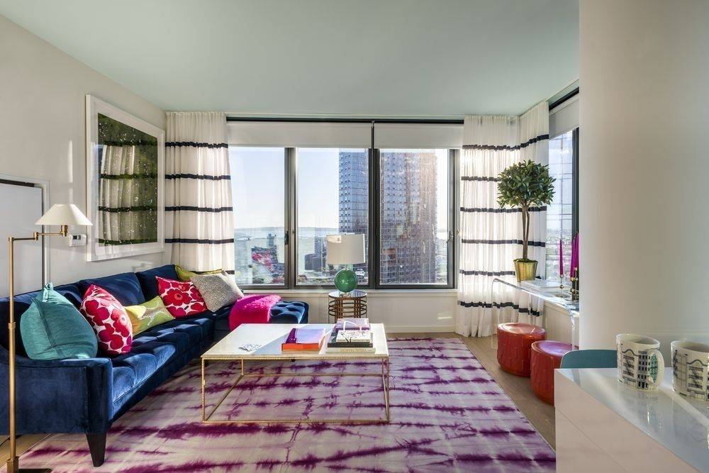 Luxury Bright 1 bed with Floor-to-Ceiling Windows and Storage