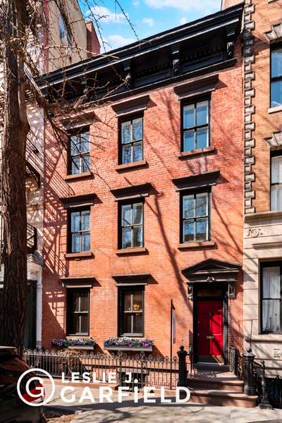 Set on one of the West Village's most iconic blocks sit 251 West 11th Street, a 25' wide single family townhouse.