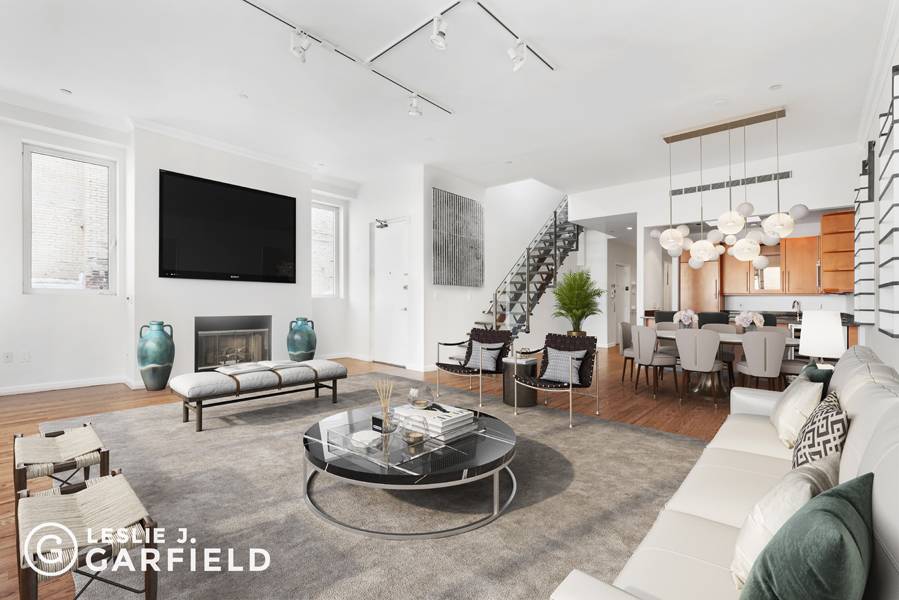 ONE MONTH FREE ON A 13 MONTH LEASE The Penthouse at 237 West 26th Street offers the opportunity to live in a turnkey two bedroom two gracious bedrooms with a ...