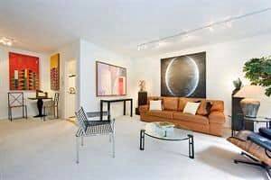 NEW LISTING !!! CENTRAL PARK SOUTH***SPACIOUS AND SUNNY 1 BEDROOM !! FULL SERVICE, LUXURY BUILDING, MUST SEE !!