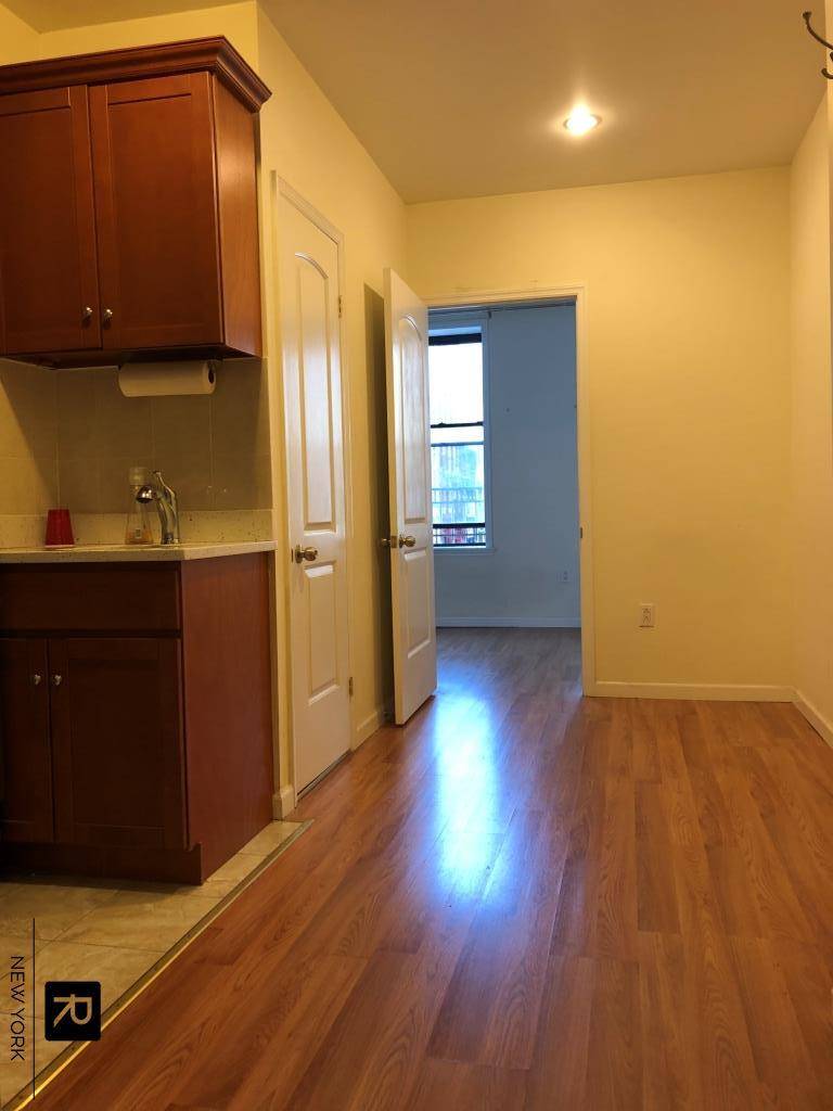RENOVATED winged 2BR on Bayard amp ; Elizabeth Street in Chinatown !