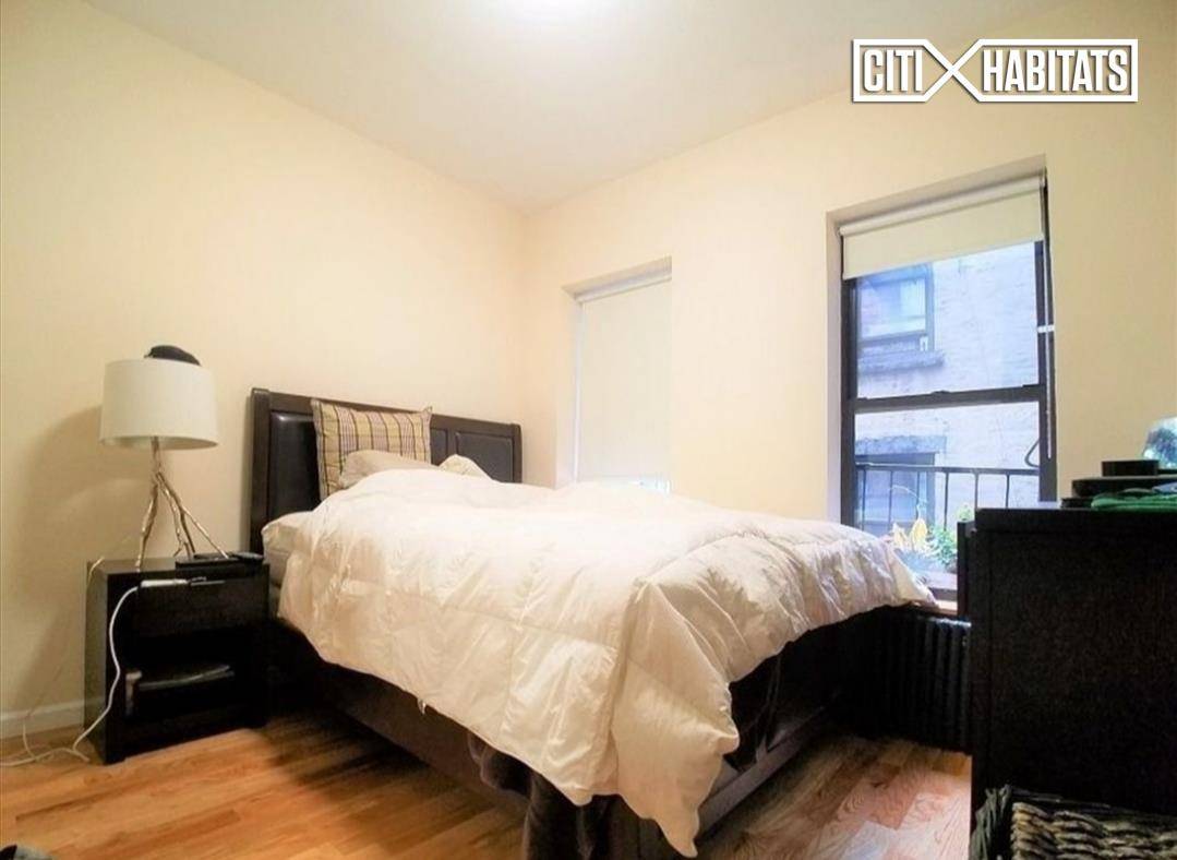 Just Listed ! Gut renovated QUEEN size TRUE 1 bedroom in a very well maintained brownstone building in the heart of Gramercy !
