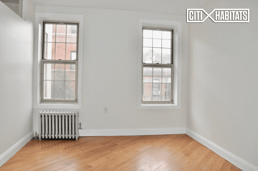 NOW NO FEE ! Go back in time with this charming pre war building in the heart of Clinton Hill, centrally located close to Pratt Institute and numerous restaurants, bars, ...
