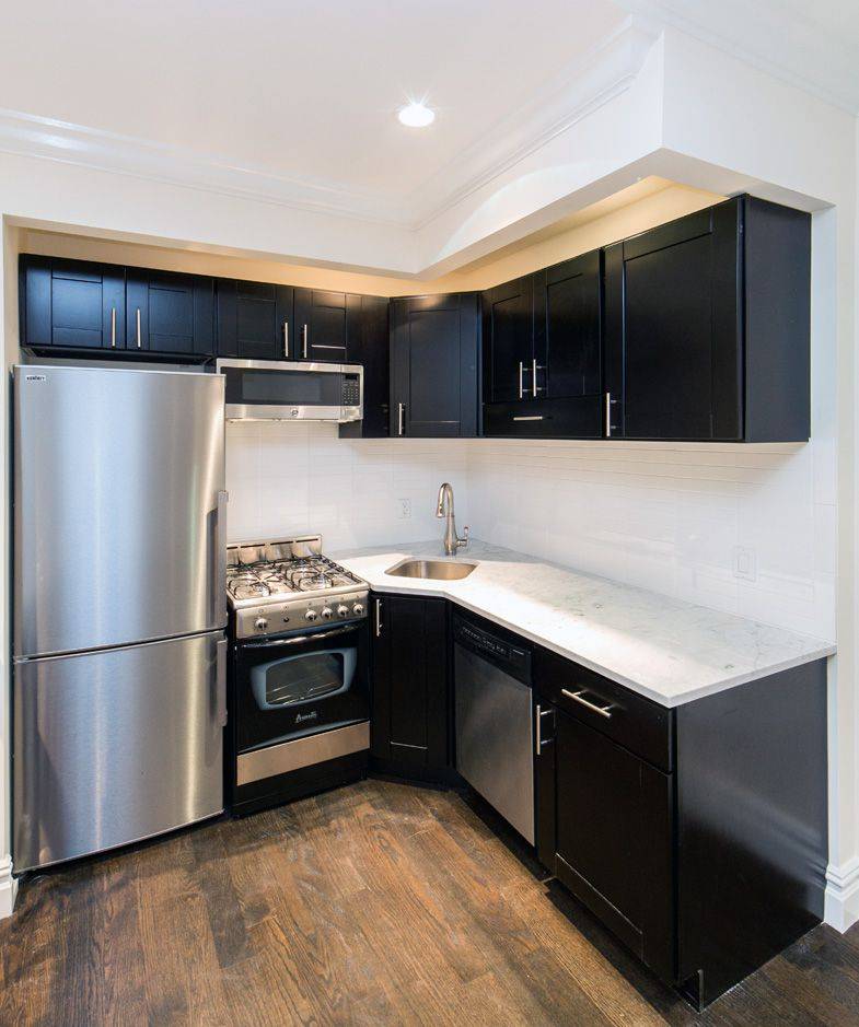 PRIME CHELSEA 2 BEDROOM WITH WASHER/DRYER IN UNIT + NO FEE